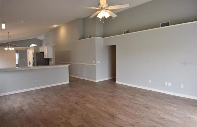 322 LEXINGDALE DRIVE Gallery 4