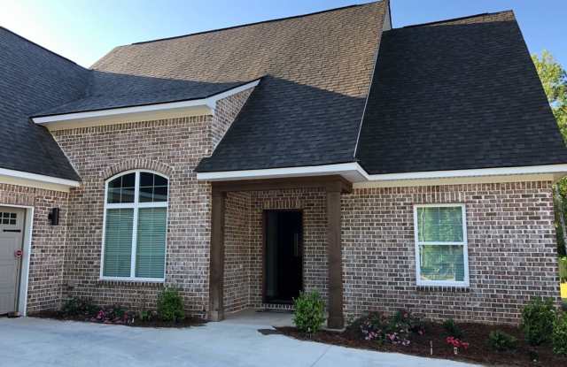 Charming 3 Bedroom available in Auburn! photos photos