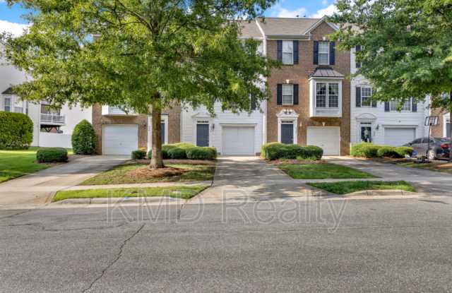 940 Tiger Lane, Gallery 2