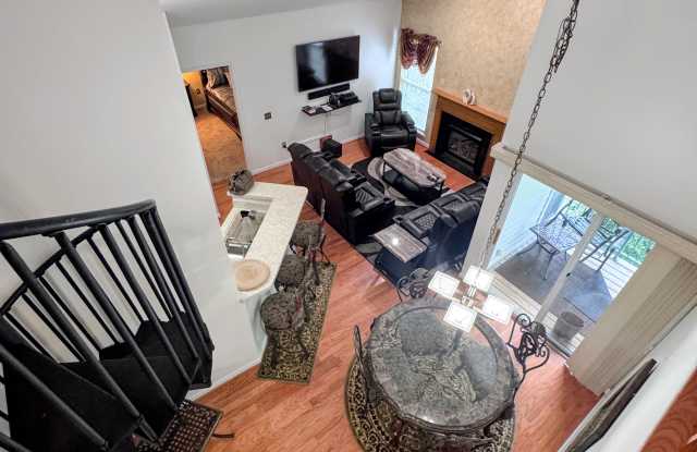 15616 Everglade Ln Gallery 1