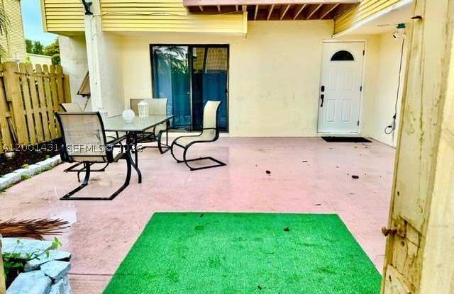 1569 Shaker Cir Gallery 3