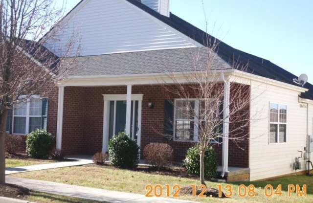 3 Bedroom 2.5 Bath Townhouse with 2 Car Detached Garage Gallery 3