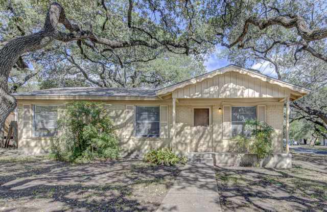 Excellent North Austin Home on Oversized Corner Lot! photos photos