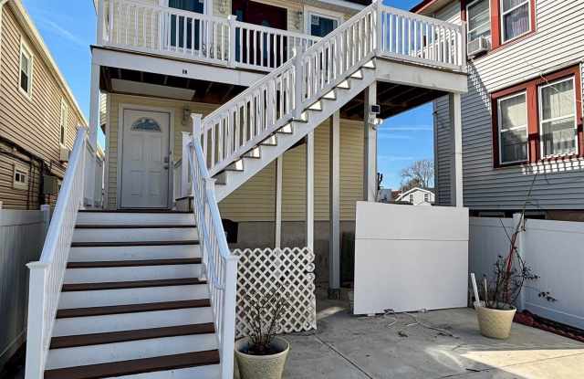8 N Newport Ave photos photos