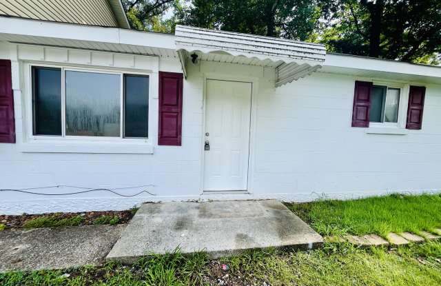 2 Bedroom 1 Bath includes Water, Sewer, and Trash! photos photos
