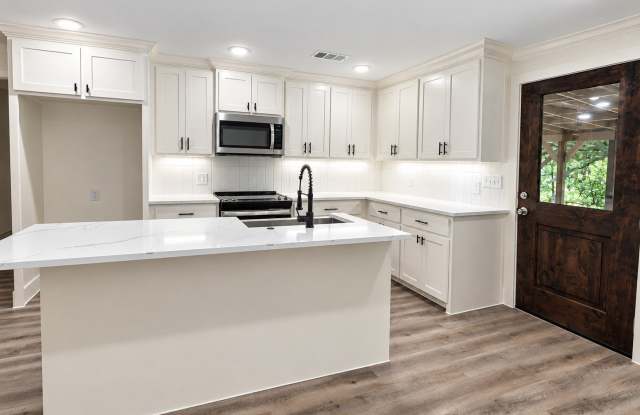 2015 W Knight Road Gallery 2