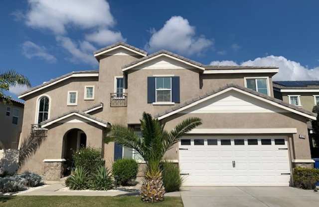Smart 3-Bedroom Home with Solar  3-Car Garage in Gated Mayfaire Estates (93311) photos photos