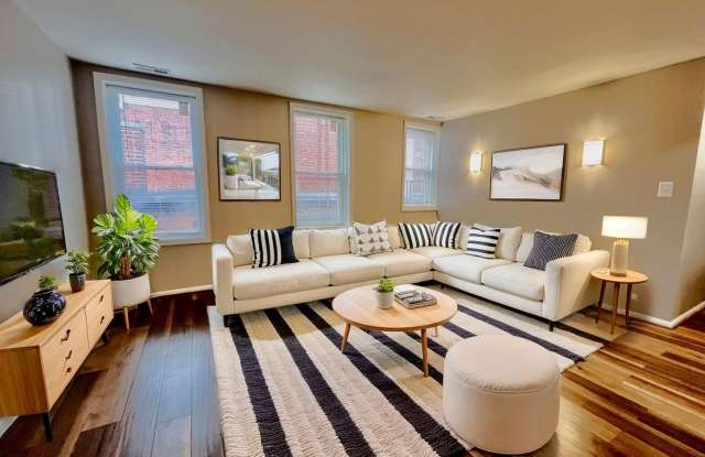 Columbia Heights| 3Bd 1Bth | Top Floor | Flooded with Sunlight - 1420 Harvard Street Northwest, Washington, DC 20009