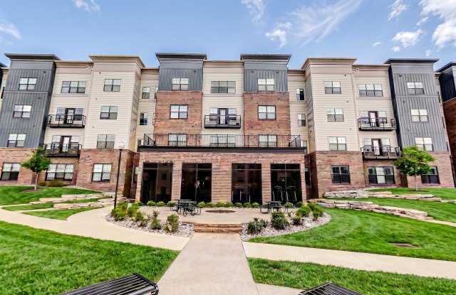 Student Housing - University Edge Youngstown Gallery 1