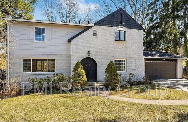 607 Castle Blvd photos photos