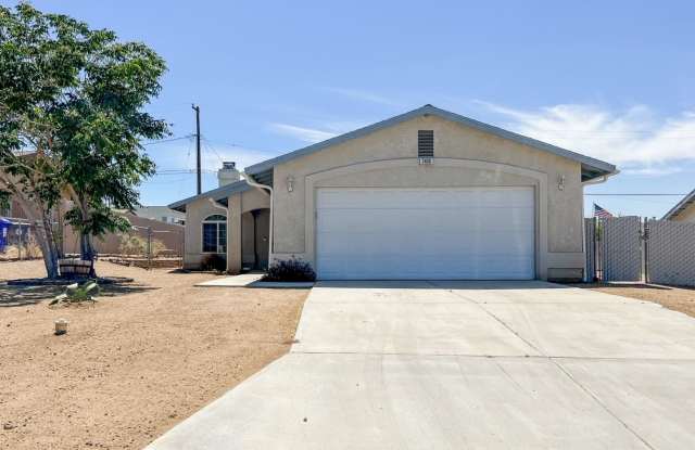 Wonderful 3 Bedroom 2 Bath in Yucca Valley - 7400 Hermosa Avenue, Yucca Valley, CA 92284