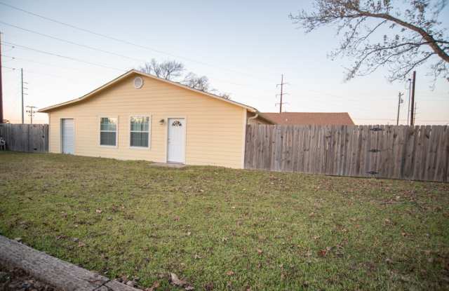1118 East Goode Street - B photos photos