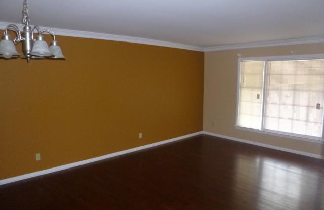 2575 Fox Hall Lane S Gallery 4