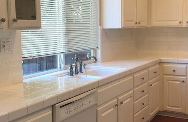 Davis Golf Course View Home Gallery 1