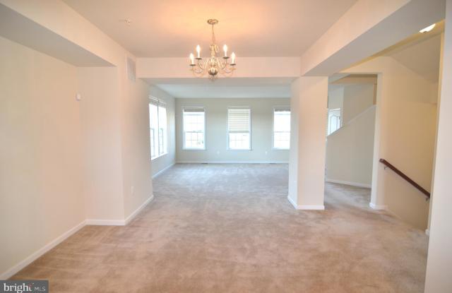 3505 FLAGSTONE STREET Gallery 3