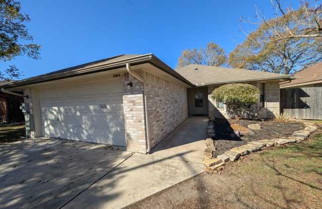 3/2/2 Close to Kraft Park  the County Line- Memorial Trail / Fridge Included / Fenced Back Yard / Covered Back Patio / NBISD photos photos