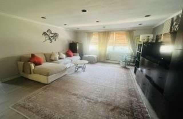 1334 MONTGOMERY Avenue photos photos