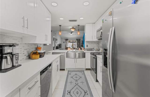 230 SW 97th Ter photos photos