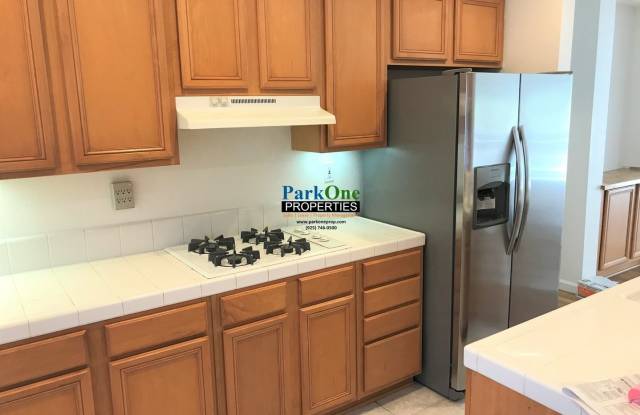 900 Ridgedale Ct Gallery 2