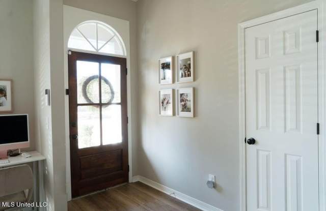 613 Spring Grove Gallery 2