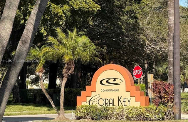 3350 N Pinewalk Dr N photos photos