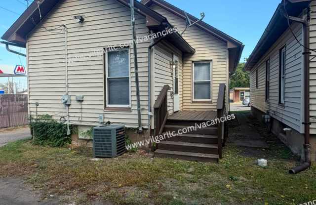 For Rent!! 2 Bed • 1 Bath Home Gallery 3