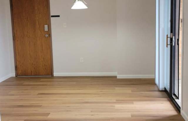 Amazing North Side Condominium Gallery 4
