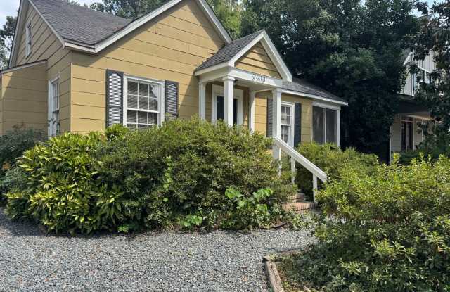 3BR/1BA with Flex Space & Private Backyard Gallery 4
