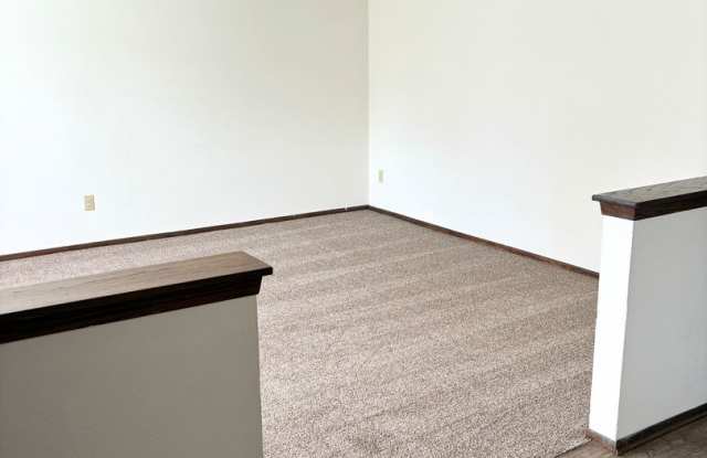 3 Bedroom/ 1.5 Bathroom Townhome for Rent - Waukesha, WI Gallery 2