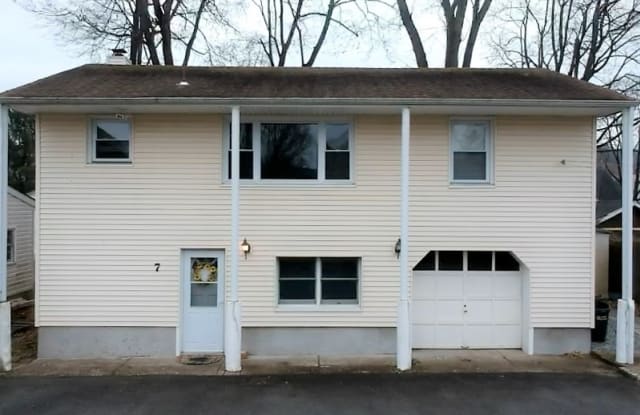7 BALLSTON ST - 7 Ballston Street, Bloomingdale, NJ 07403