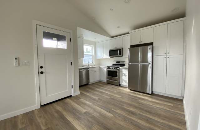 727 East D Street - 727 East D Street, Petaluma, CA 94952