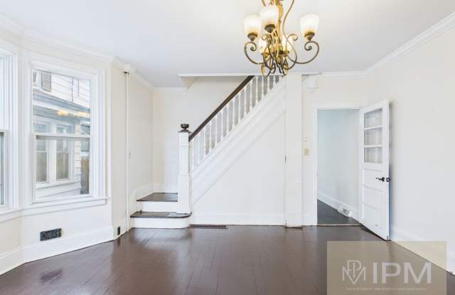 Beautiful 5 Bed, 2 Bath Home in Manheim!! photos photos