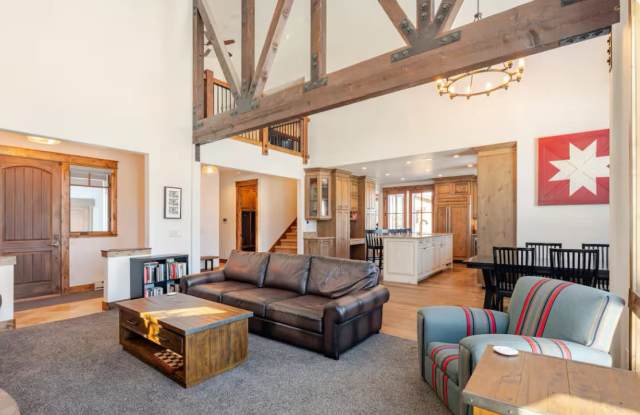 80 Mule Deer Court Gallery 4