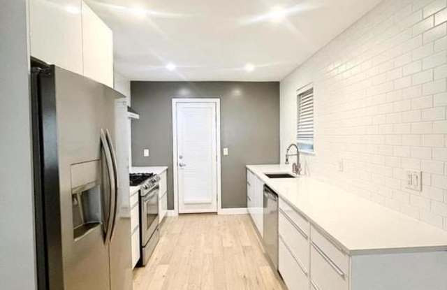 2626 GERRITT STREET Gallery 4
