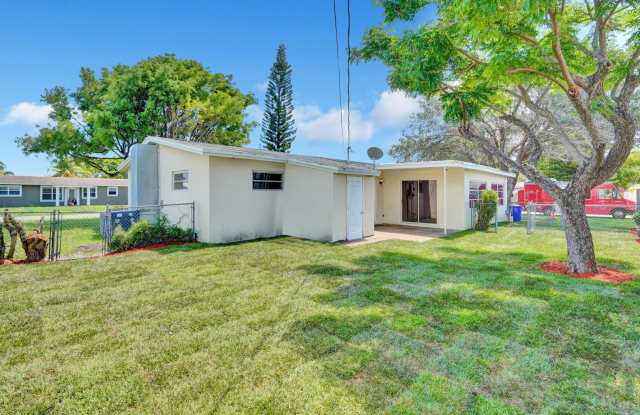 Spacious and beautiful home with a fenced backyard! photos photos