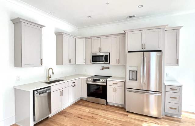 120 East Duffy StreetApt B (Floor 2) Gallery 4
