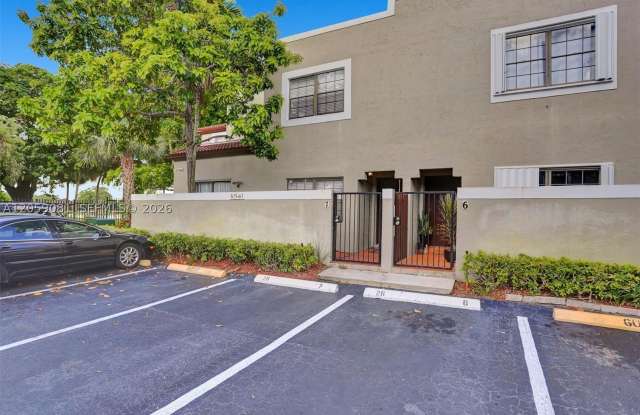 10540 SW 154th Ct Gallery 2