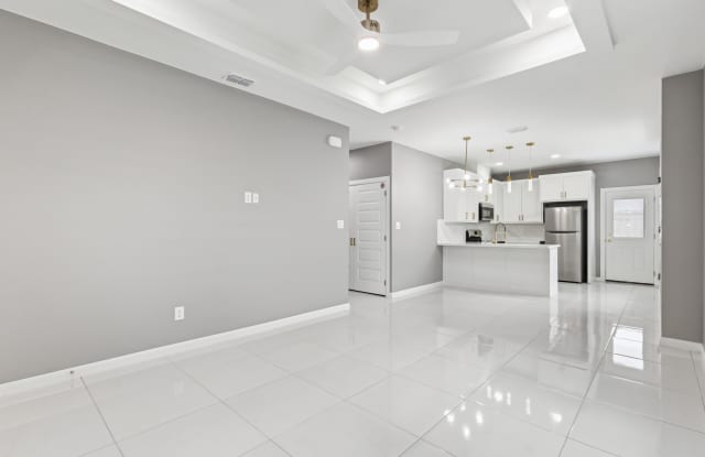 1802 West Violet Drive - 2 Gallery 4