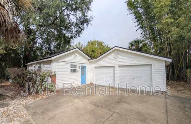 1379 Ingleside Ave photos photos