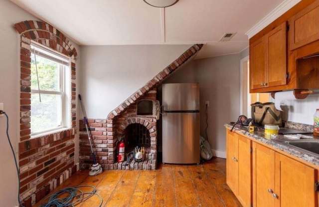 152 East St photos photos
