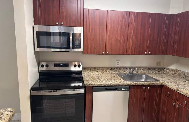 2 Bed, 2 Bath 1st Floor Condo with Garden Views in Lakes of Jacaranda, Plantation Gallery 3