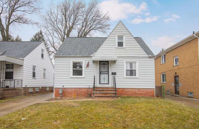 3 bedroom/1.5 bath House! Parma! - 6502 Kenneth Avenue, Parma, OH 44129