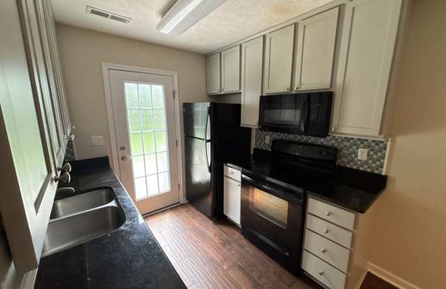 Tavern Grove Townhome in Campbell County Gallery 3
