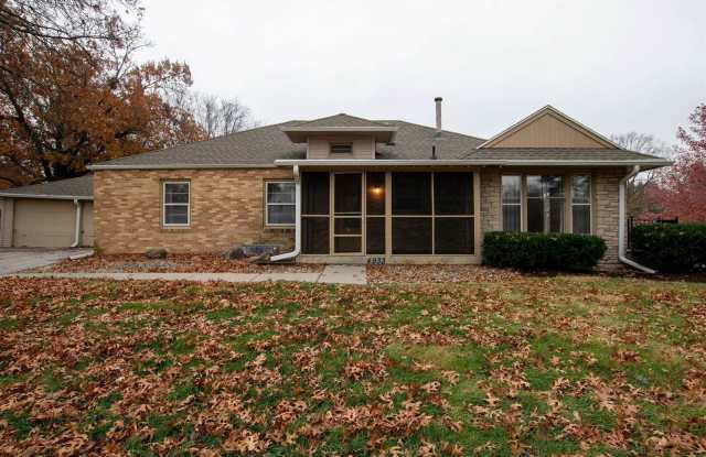 4933 Woodland Avenue photos photos