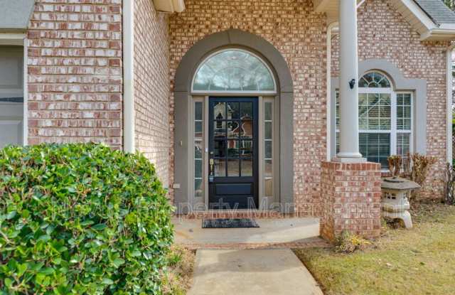 109 Garden Walk Gallery 4