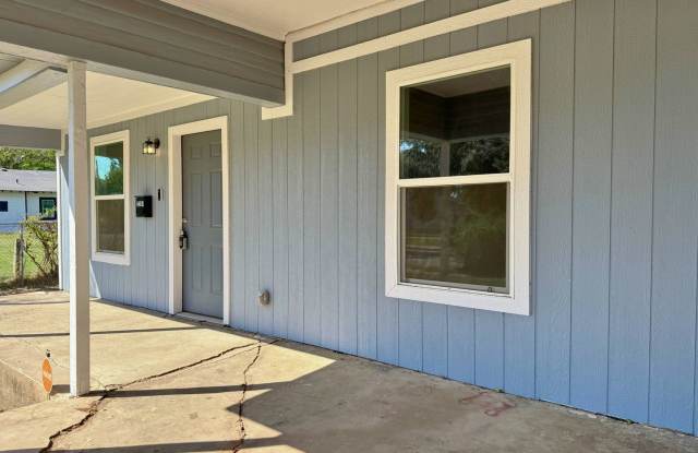 Fully Remodeled 3 Bed 2 Bath In Floral Heights Gallery 3