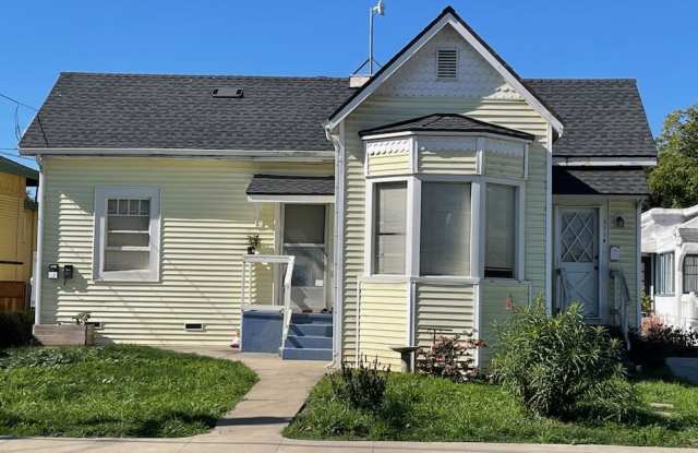 711 Riverside Ave. - 711 Riverside Avenue, Santa Cruz, CA 95060