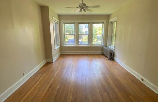 800 Seward Gallery 1