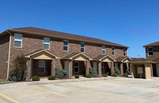 1301 SW Washington Apt 2- $200 OFF THE FIRST MONTHS RENT! photos photos