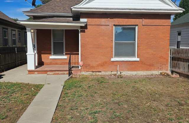 ALL PROSPECTIVE TENANTS MUST SUBMIT A $58 NON-REFUNDABLE APPLICATION FEE PER APPLICANT ONLINE AND BE PRE-QUALIFIED PRIOR TO ANY SHOWINGS Gallery 1